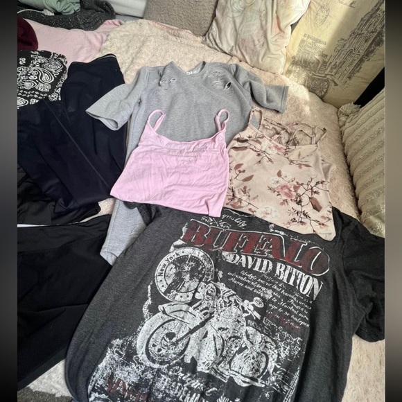 Clothes - Picture 5 of 6